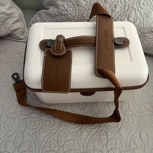 Delsey châtelet train case